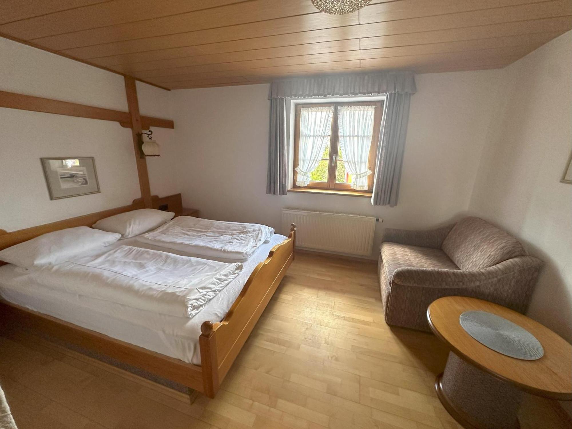 Hoehengasthaus Haldenhof อูเบอร์ลิงเงน ภายนอก รูปภาพ